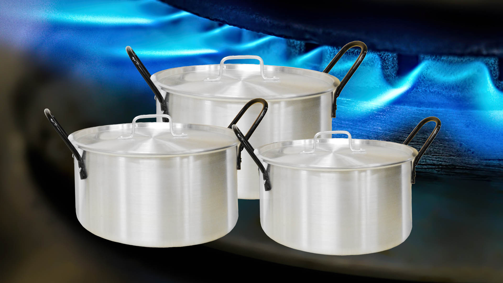 We stock a wide variety of Aluminium and Cast Iron pots and pans